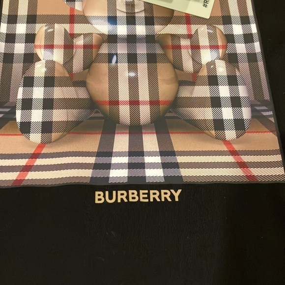 NWT- Burberry Thomas Bear T-shirt - Picture 5 of 10